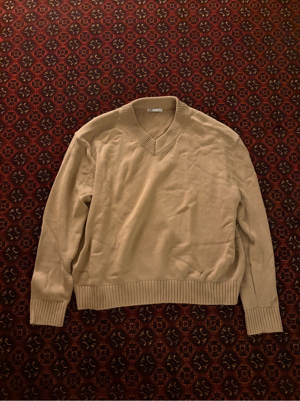 Zara Men's V-Neck Sweater in Beige